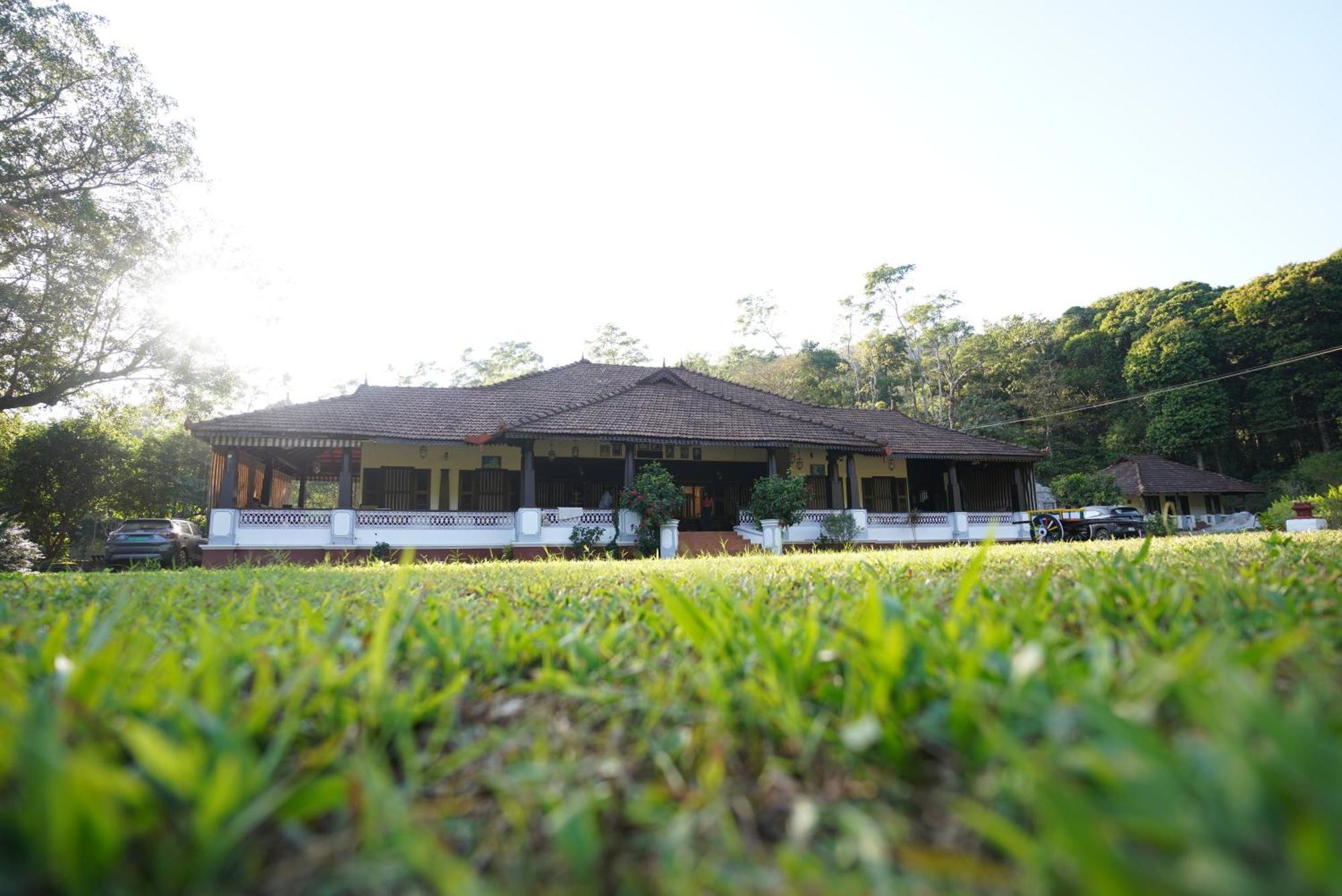 Highland Estate Hotel Sakleshpur Buitenkant foto